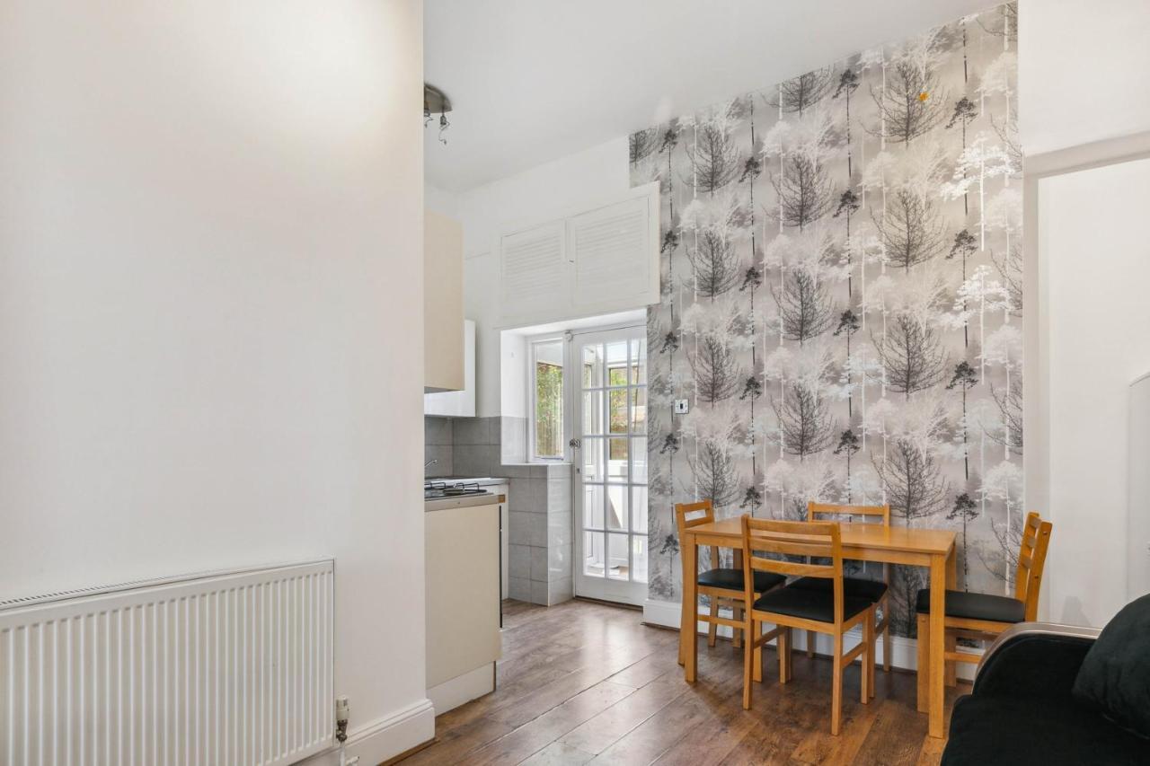 Cozy Wimbledon Apartment London Exterior photo