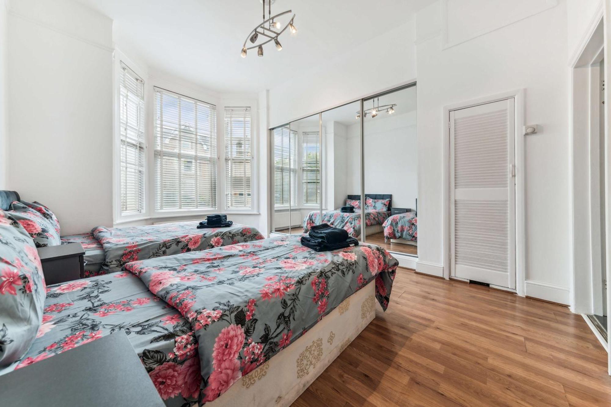 Cozy Wimbledon Apartment London Exterior photo