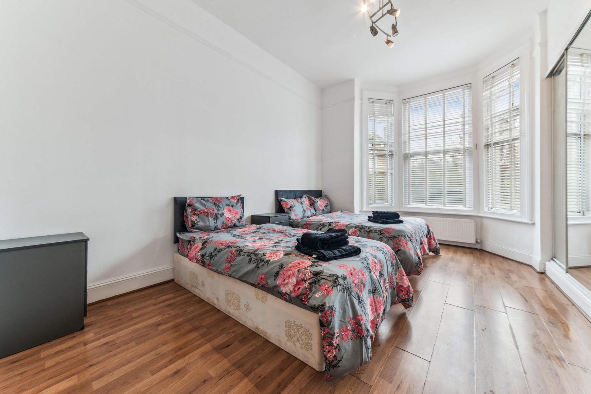 Cozy Wimbledon Apartment London Exterior photo